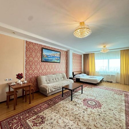 Sky House Astana Hotel Bagian luar foto