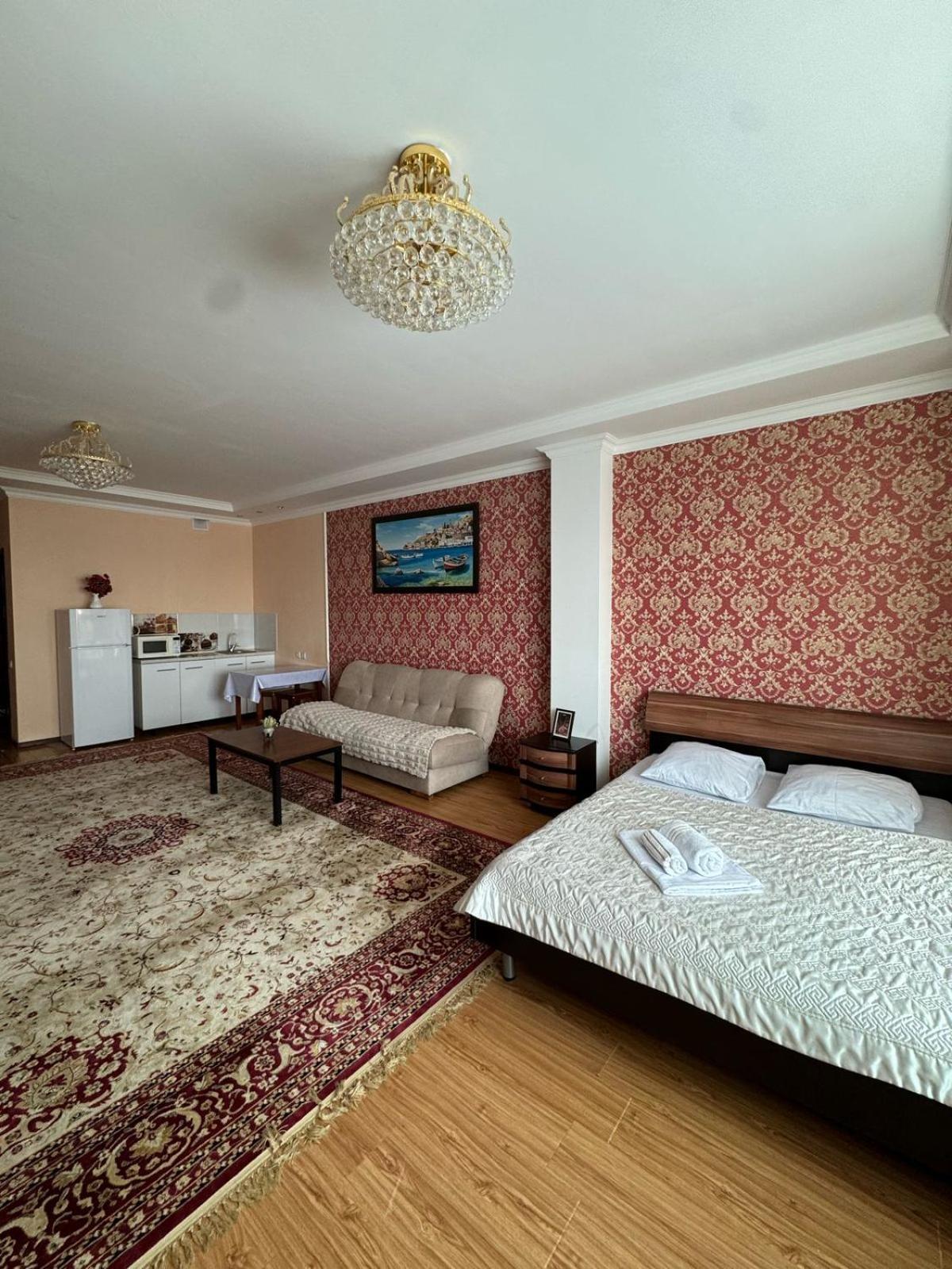 Sky House Astana Hotel Bagian luar foto