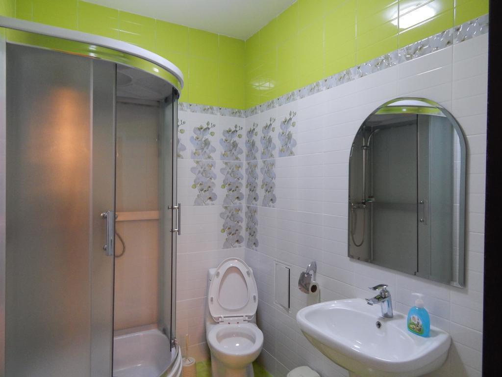 Sky House Astana Hotel Bagian luar foto